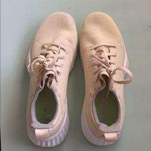 Adidas Bounce Sneakers